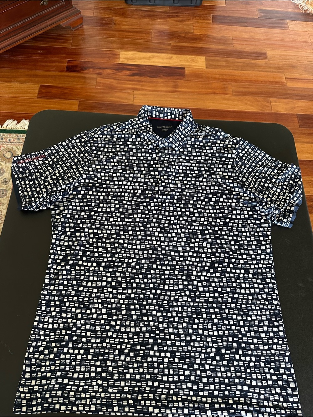 Galvin Green Men's Navy and White Patterned Short-Sleeve Shirt XXL